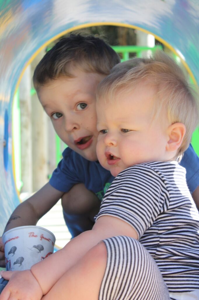 children, playing, kids-1085864.jpg